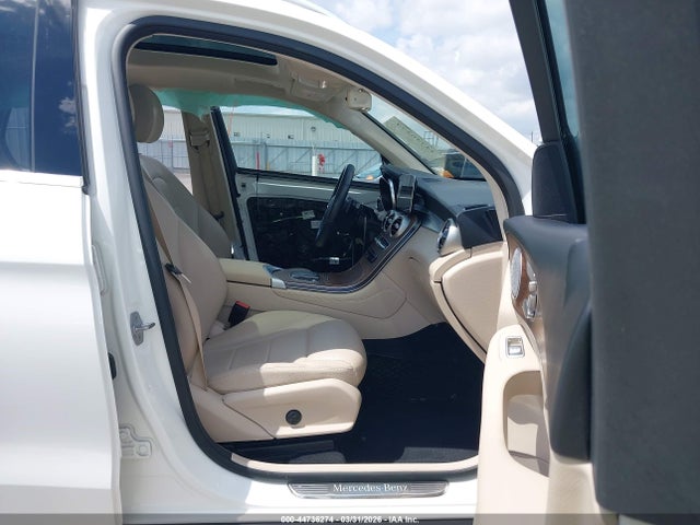 Продаж на аукціоні авто 2020 Mercedes-benz Glc 300, vin: W1N0G8DB8LV257669, номер лоту: 44736274