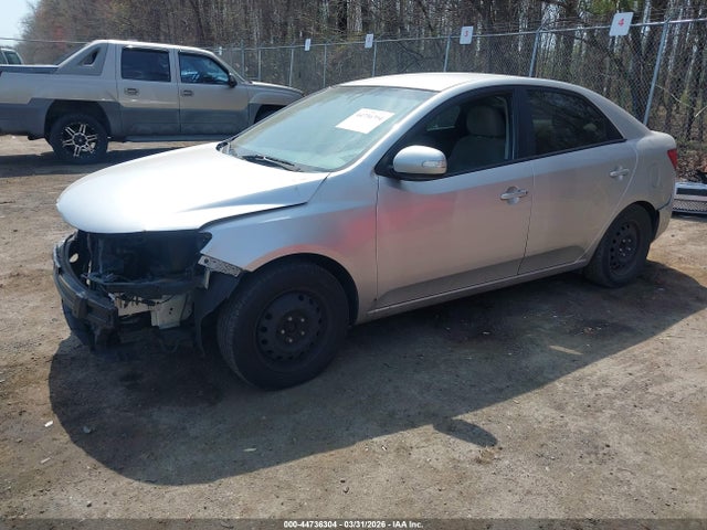 2010 KIA FORTE KNAFU4A2XA5809383 Photo 1