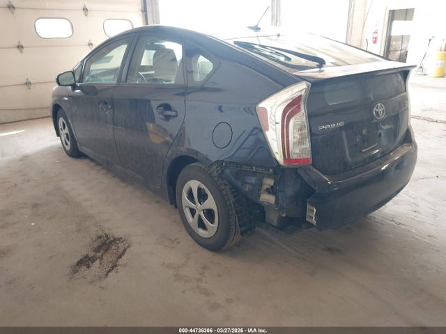 2013 TOYOTA PRIUS JTDKN3DU2D1618350 Photo 2
