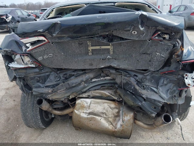 2013 Volvo S60 T5 მანქანა იყიდება აუქციონზე, vin: YV1612FH2D1222128, აუქციონის ნომერი: 44736325