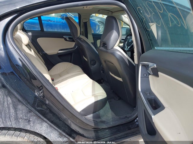 2013 Volvo S60 T5 მანქანა იყიდება აუქციონზე, vin: YV1612FH2D1222128, აუქციონის ნომერი: 44736325