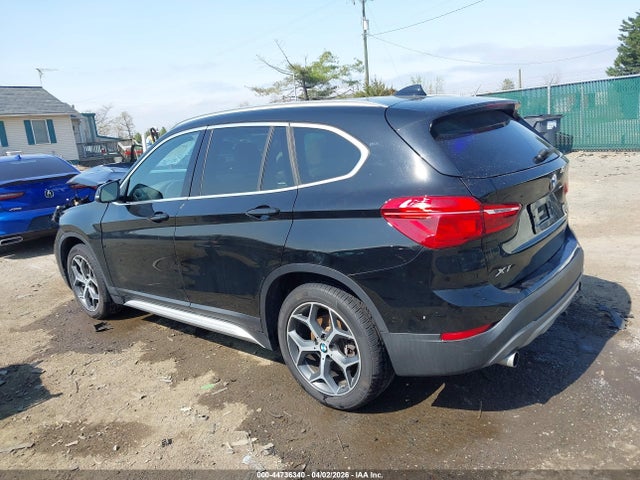 2018 BMW X1 WBXHT3C3XJ5L28566 Photo 2