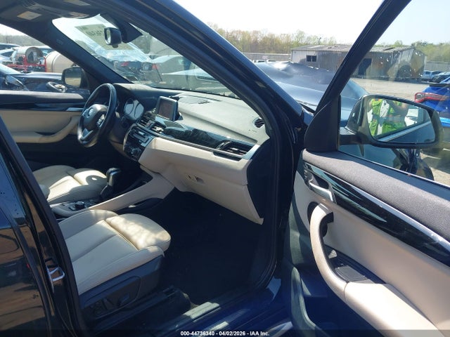 2018 BMW X1 WBXHT3C3XJ5L28566 Photo 4