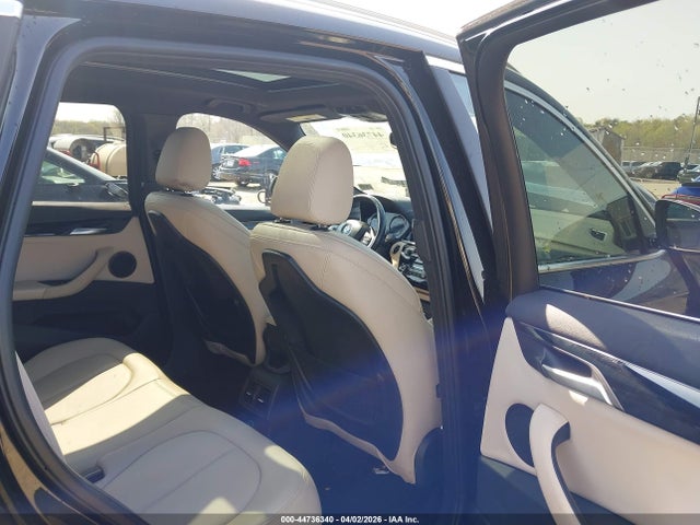 2018 BMW X1 WBXHT3C3XJ5L28566 Photo 7