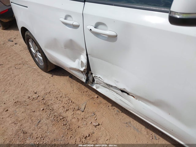 44736349 :رقم المزاد ، KNDMB5C19H6282600 vin ، 2017 Kia Sedona Lx مزاد بيع