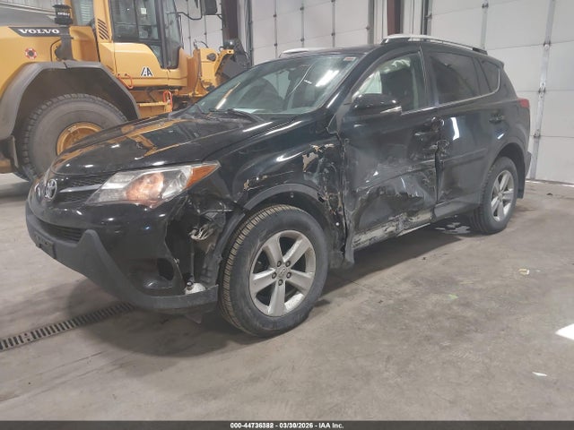 2T3RFREV2EW211895 Toyota Rav4 Xle