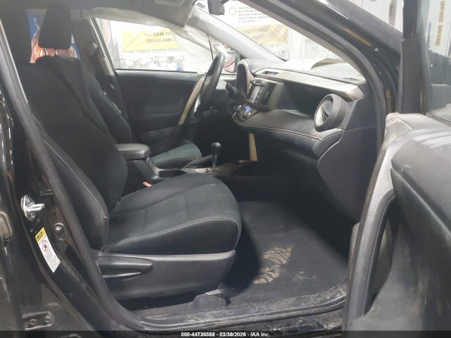 2T3RFREV2EW211895 Toyota Rav4 Xle