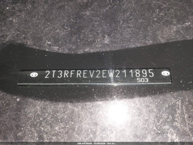 2T3RFREV2EW211895 Toyota Rav4 Xle