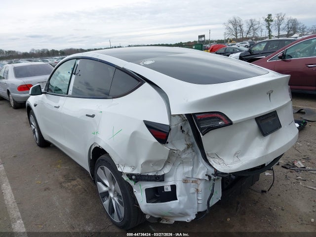 Продажа на аукционе авто 2022 Tesla Model Y Long Range Dual Motor All-wheel Drive, vin: 7SAYGAEE3NF544920, номер лота: 44736424