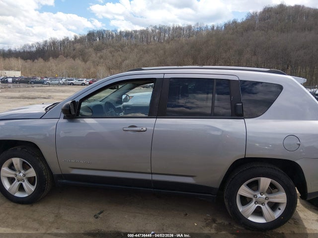 44736445 :رقم المزاد ، 1C4NJCBAXGD633957 vin ، 2016 Jeep Compass Sport مزاد بيع