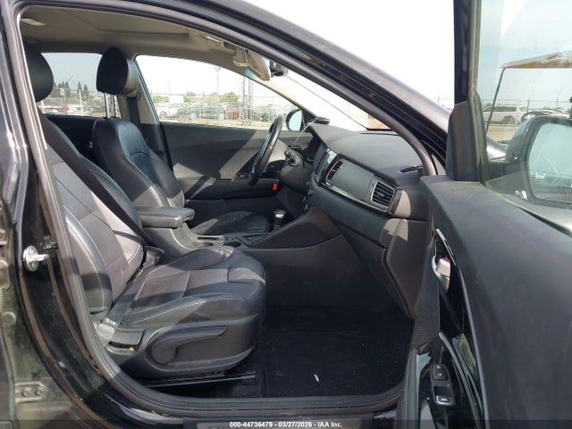 2019 KIA NIRO PLUG-IN HYBRID KNDCC3LD8K5331869 Photo 4
