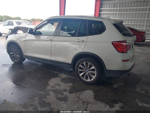 2016 BMW X3 5UXWX9C52G0D67625 Photo 2
