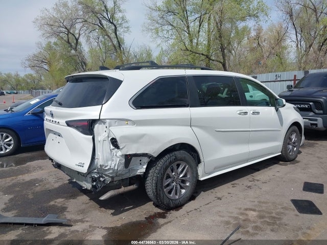 2024 TOYOTA SIENNA 5TDJSKFC9RS116156 Photo 3