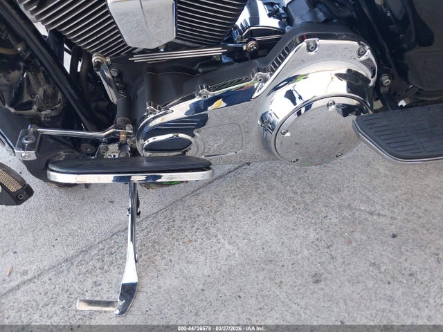 2009 HARLEY-DAVIDSON FLHX 1HD1KB4139Y690028 Photo 8