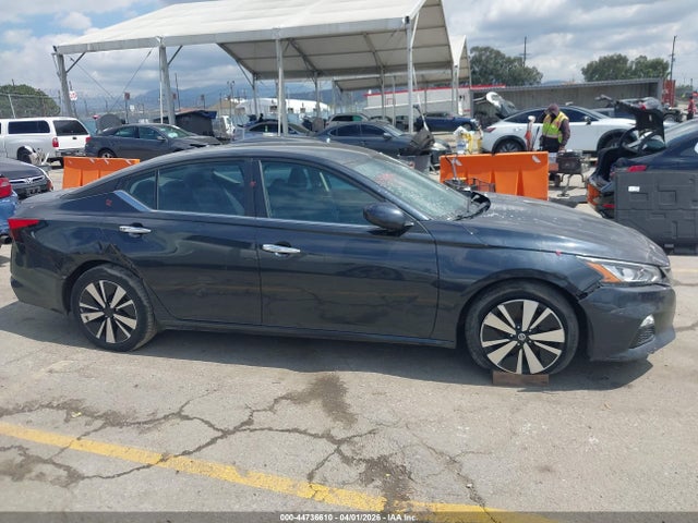 1N4BL4DV6NN311333 Nissan Altima Sv Fwd