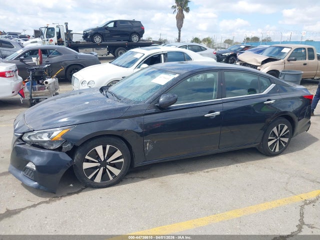 1N4BL4DV6NN311333 Nissan Altima Sv Fwd