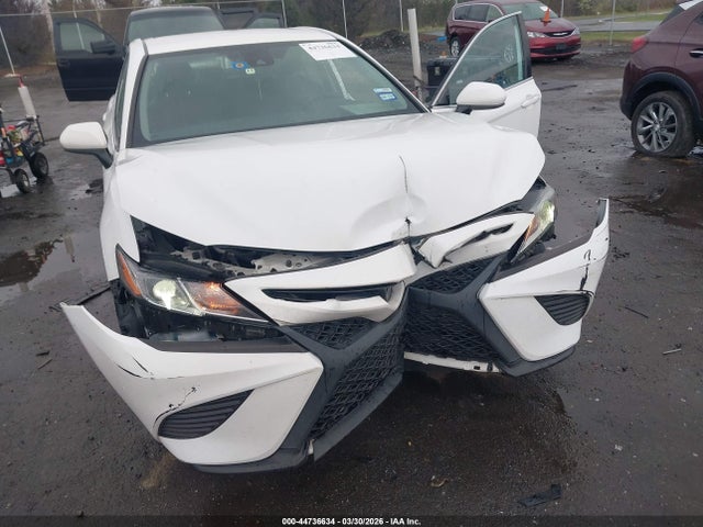 44736634 :رقم المزاد ، 4T1G11AK1LU948742 vin ، 2020 Toyota Camry Se مزاد بيع
