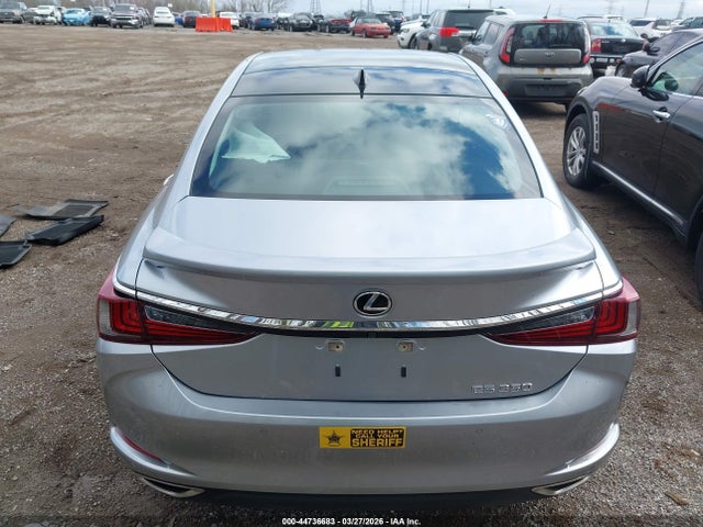 2022 Lexus Es 350 მანქანა იყიდება აუქციონზე, vin: 58ADZ1B16NU132834, აუქციონის ნომერი: 44736683