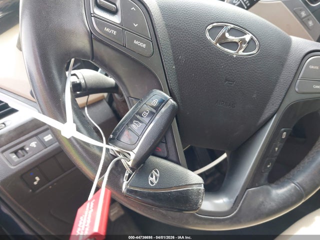 44736698 :رقم المزاد ، 5XYZU3LB1HG470960 vin ، 2017 Hyundai Santa Fe Sport 2.4l مزاد بيع