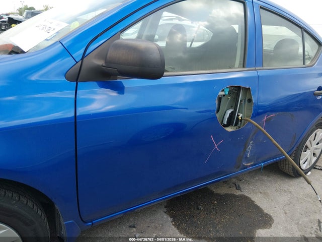 2015 Nissan Versa 1.6 S+ მანქანა იყიდება აუქციონზე, vin: 3N1CN7AP1FL958176, აუქციონის ნომერი: 44736762