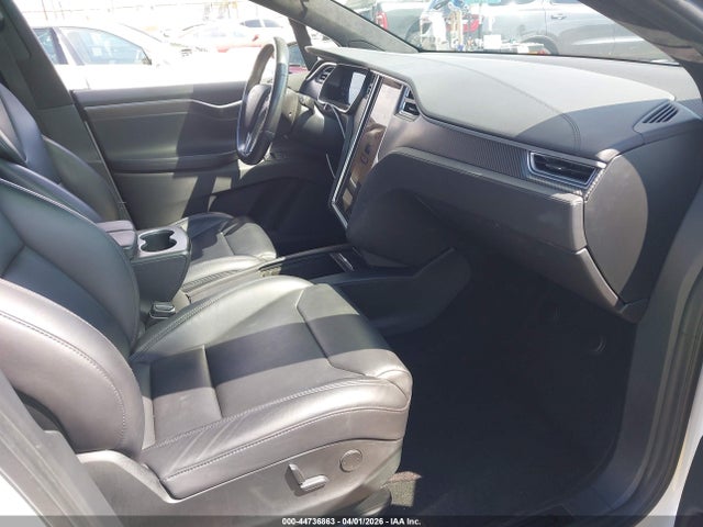 2017 Tesla Model X 100d/75d/90d მანქანა იყიდება აუქციონზე, vin: 5YJXCBE22HF065067, აუქციონის ნომერი: 44736863