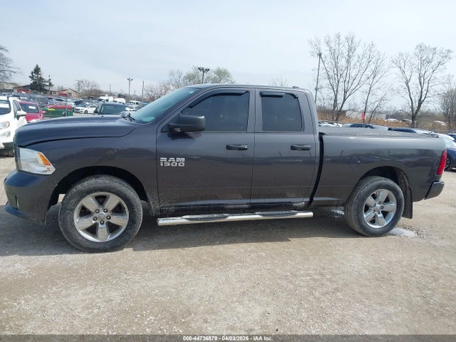 44736879 :رقم المزاد ، 1C6RR7FG9JS273588 vin ، 2018 Ram 1500 Express  4x4 6'4 Box مزاد بيع