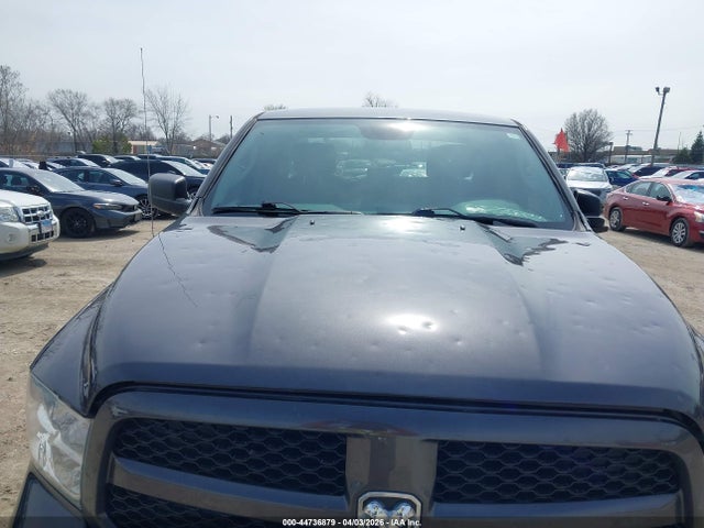 44736879 :رقم المزاد ، 1C6RR7FG9JS273588 vin ، 2018 Ram 1500 Express  4x4 6'4 Box مزاد بيع