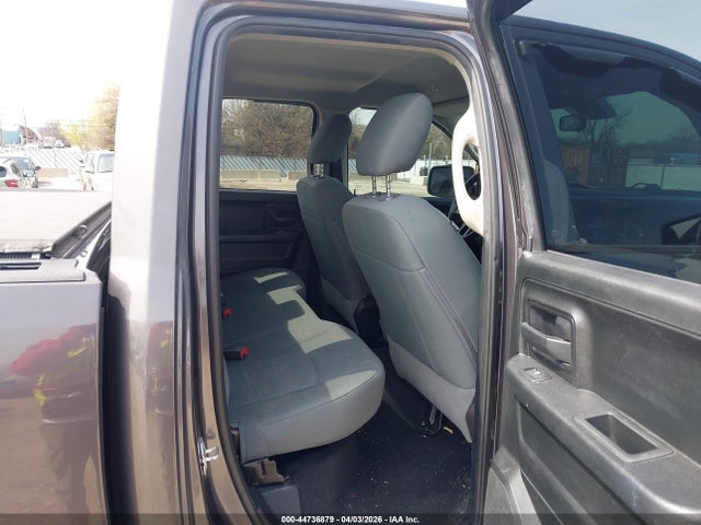 44736879 :رقم المزاد ، 1C6RR7FG9JS273588 vin ، 2018 Ram 1500 Express  4x4 6'4 Box مزاد بيع
