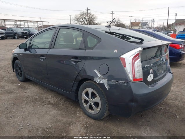 2014 TOYOTA PRIUS JTDKN3DU0E1770774 Photo 2