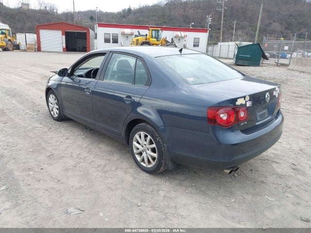 44736955 :رقم المزاد ، 3VWRZ7AJ2AM133755 vin ، 2010 Volkswagen Jetta Limited Edition مزاد بيع