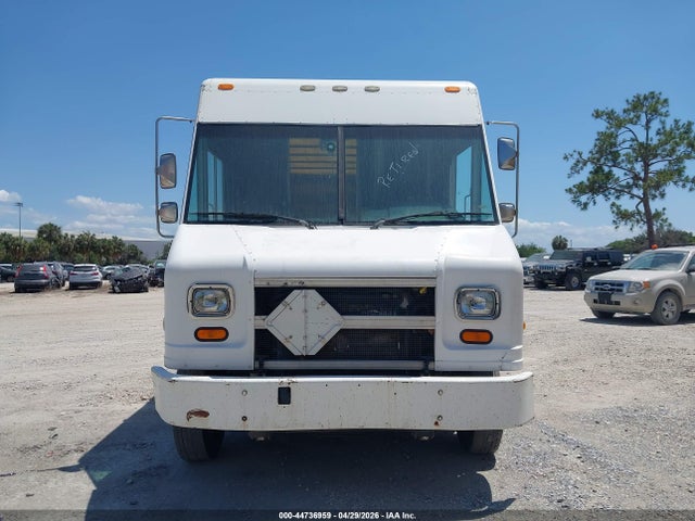 Aukcja sprzedaży 2000 Freightliner Chassis M Line Walk-in Van, vin: 4UZA4FA48YCG41533, numer aukcji: 44736959