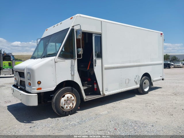 Aukcja sprzedaży 2000 Freightliner Chassis M Line Walk-in Van, vin: 4UZA4FA48YCG41533, numer aukcji: 44736959