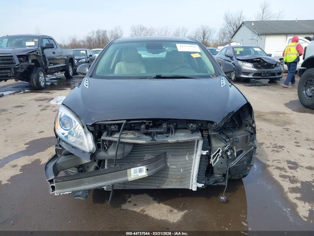 44737044 :رقم المزاد ، 1G4PR5SK6D4105667 vin ، 2013 Buick Verano Convenience Group مزاد بيع