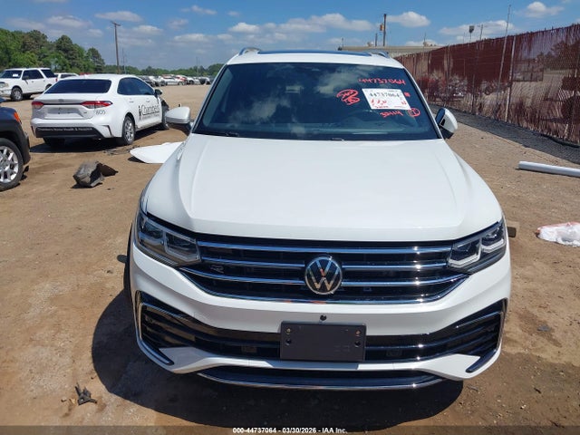 Продаж на аукціоні авто 2022 Volkswagen Tiguan 2.0t Sel R-line, vin: 3VV4B7AX1NM003768, номер лоту: 44737064