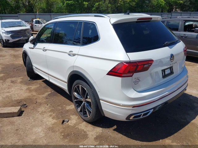 Продаж на аукціоні авто 2022 Volkswagen Tiguan 2.0t Sel R-line, vin: 3VV4B7AX1NM003768, номер лоту: 44737064
