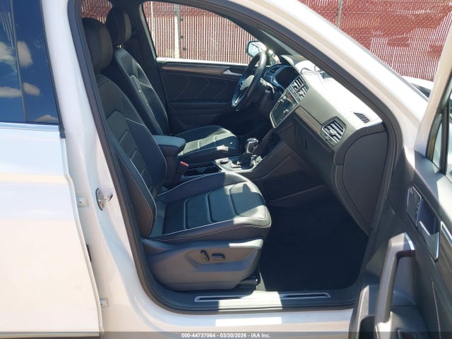 Продаж на аукціоні авто 2022 Volkswagen Tiguan 2.0t Sel R-line, vin: 3VV4B7AX1NM003768, номер лоту: 44737064