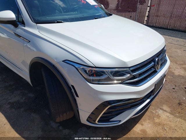 Продаж на аукціоні авто 2022 Volkswagen Tiguan 2.0t Sel R-line, vin: 3VV4B7AX1NM003768, номер лоту: 44737064
