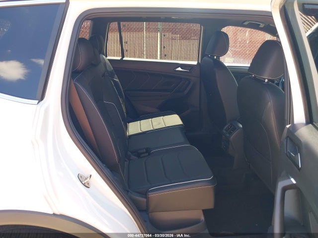 Продаж на аукціоні авто 2022 Volkswagen Tiguan 2.0t Sel R-line, vin: 3VV4B7AX1NM003768, номер лоту: 44737064