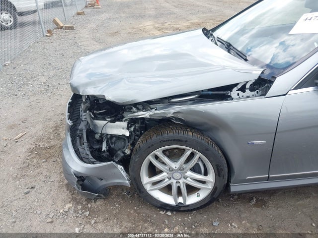 Продаж на аукціоні авто 2012 Mercedes-benz C 250 Sport, vin: WDDGF4HB2CR233118, номер лоту: 44737112