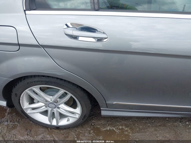 Продаж на аукціоні авто 2012 Mercedes-benz C 250 Sport, vin: WDDGF4HB2CR233118, номер лоту: 44737112