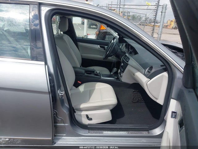 Продаж на аукціоні авто 2012 Mercedes-benz C 250 Sport, vin: WDDGF4HB2CR233118, номер лоту: 44737112