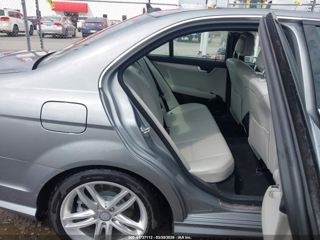 Продаж на аукціоні авто 2012 Mercedes-benz C 250 Sport, vin: WDDGF4HB2CR233118, номер лоту: 44737112