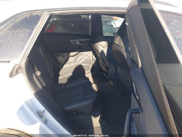 2023 Audi Sq8 Premium Plus Tfsi Quattro Tiptronic მანქანა იყიდება აუქციონზე, vin: WA1AWBF13PD008606, აუქციონის ნომერი: 44737132