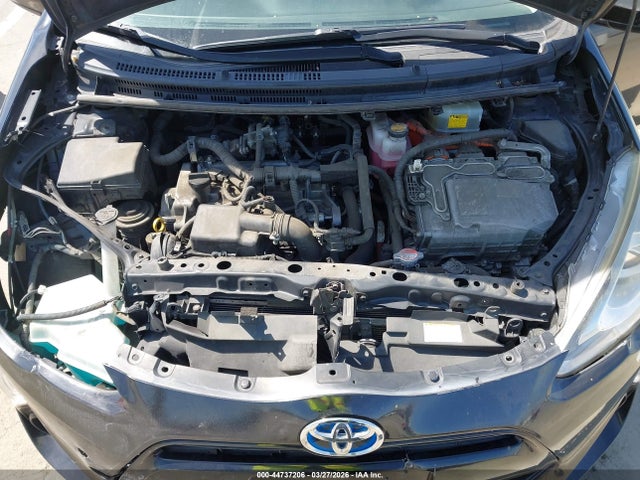 JTDKDTB37G1136071 Toyota Prius C Four