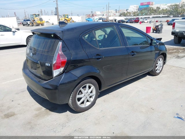 JTDKDTB37G1136071 Toyota Prius C Four