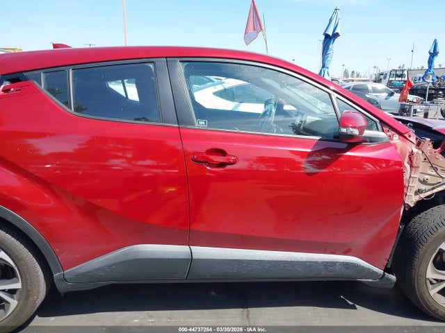 NMTKHMBX6JR026358 Toyota C-hr Xle Premium