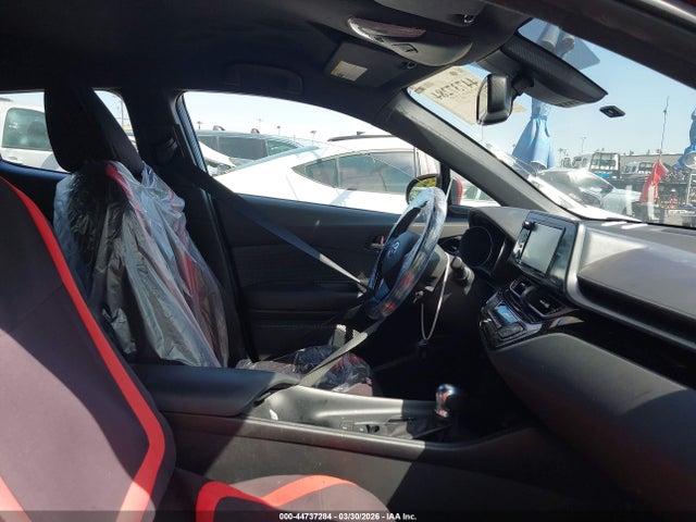 NMTKHMBX6JR026358 Toyota C-hr Xle Premium
