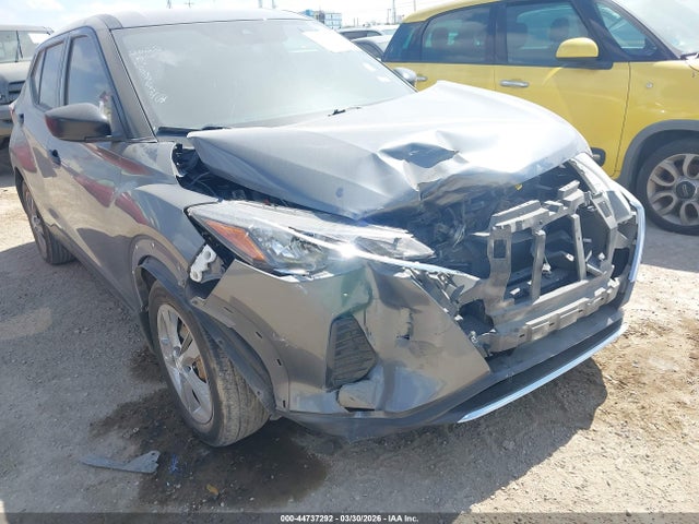44737292 :رقم المزاد ، 3N1CP5BV2NL476469 vin ، 2022 Nissan Kicks S Xtronic Cvt مزاد بيع