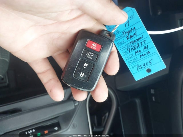 2T3RFREVXHW687235 Toyota Rav4 Xle