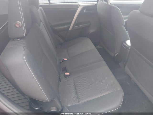 2T3RFREVXHW687235 Toyota Rav4 Xle